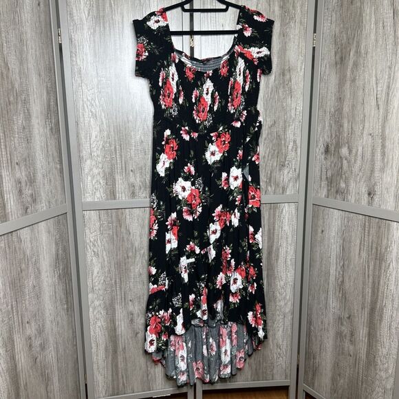 Torrid Maxi Dress High Low Hem Black with Red White Floral Print Smocked Size 2X - Picture 1 of 9